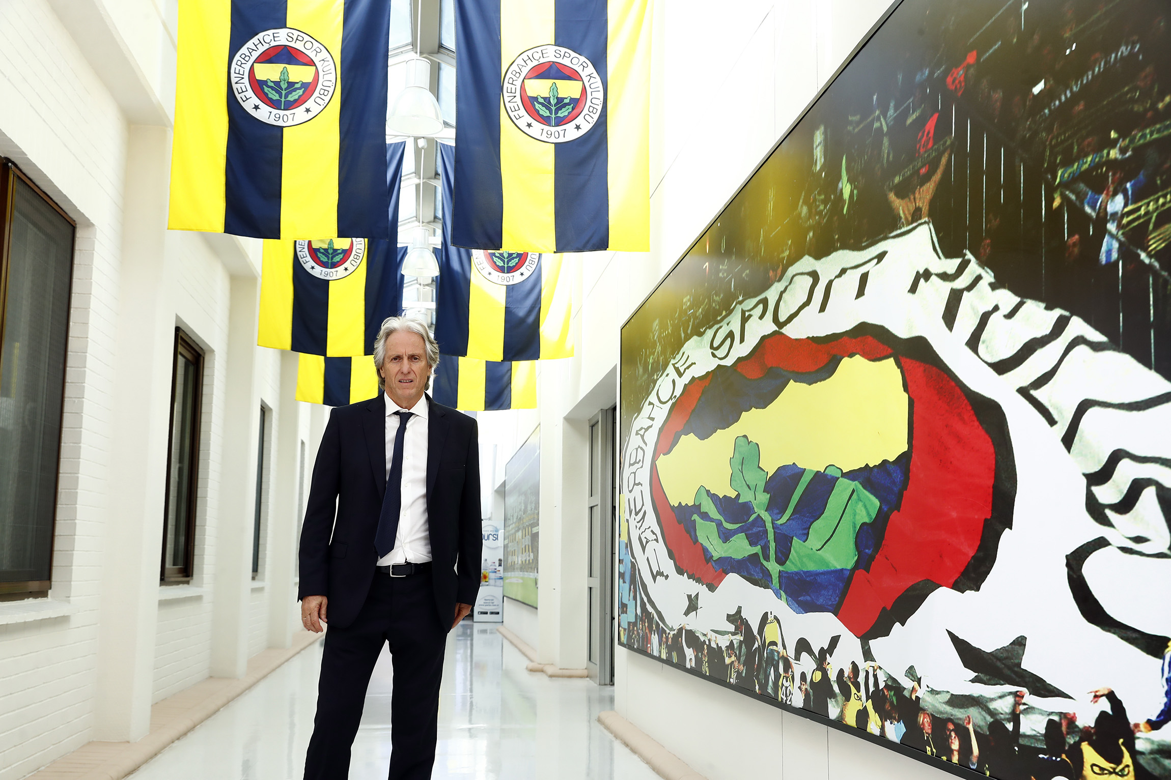Son dakika | Fenerbahçe yeni teknik direktörünü açıkladı! Jorge Jesus'la 1 yıllık sözleşme imzalandı