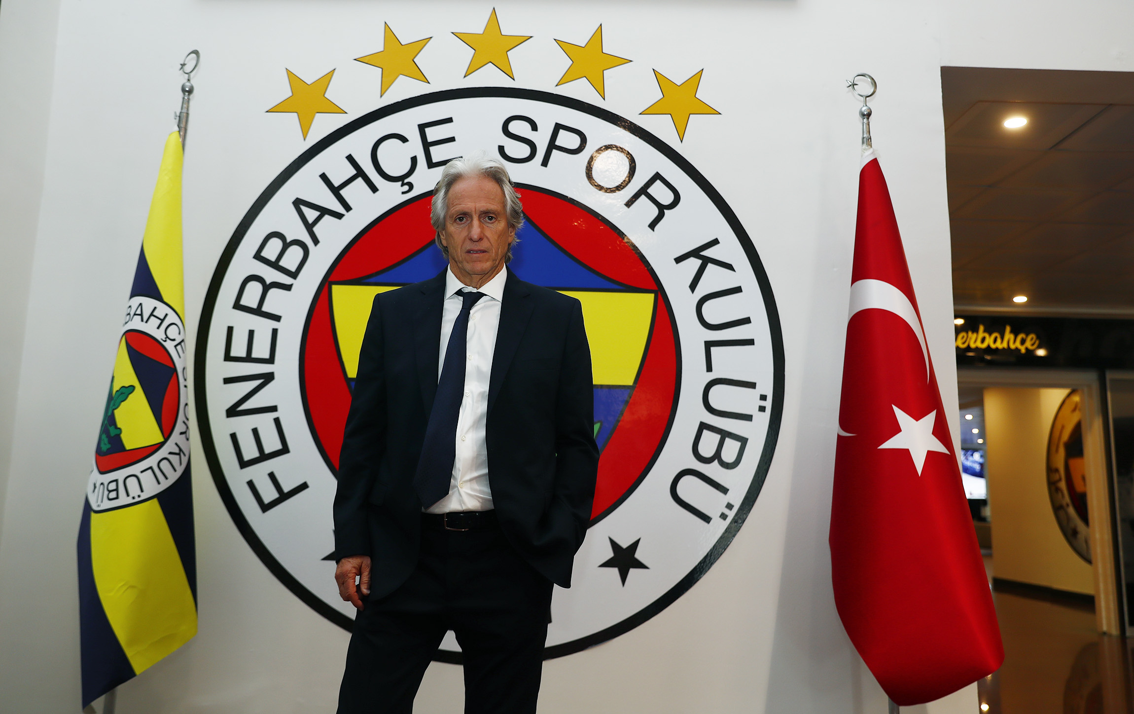 Son dakika | Fenerbahçe yeni teknik direktörünü açıkladı! Jorge Jesus'la 1 yıllık sözleşme imzalandı