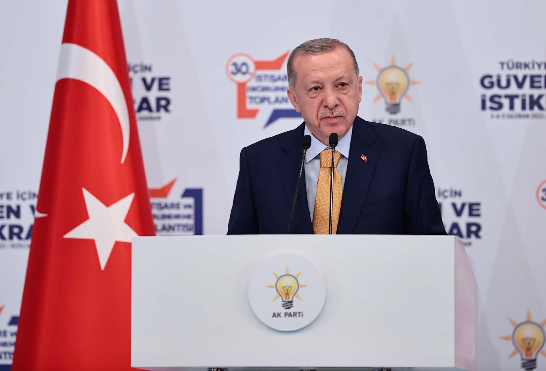 Cumhurbaşkanı Erdoğan'dan asgari ücrete zam müjdesi: Vatandaşımızın gelirlerini artırarak programları hazırlıyoruz