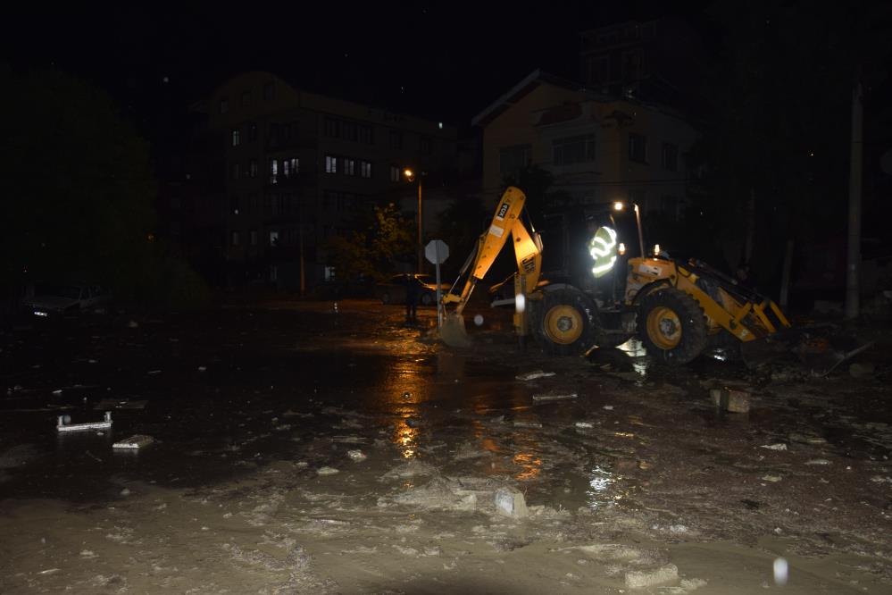 Burdur'da sağanak yağış kötü vurdu! 30 evi su bastı: Ölü ve yaralılar var!