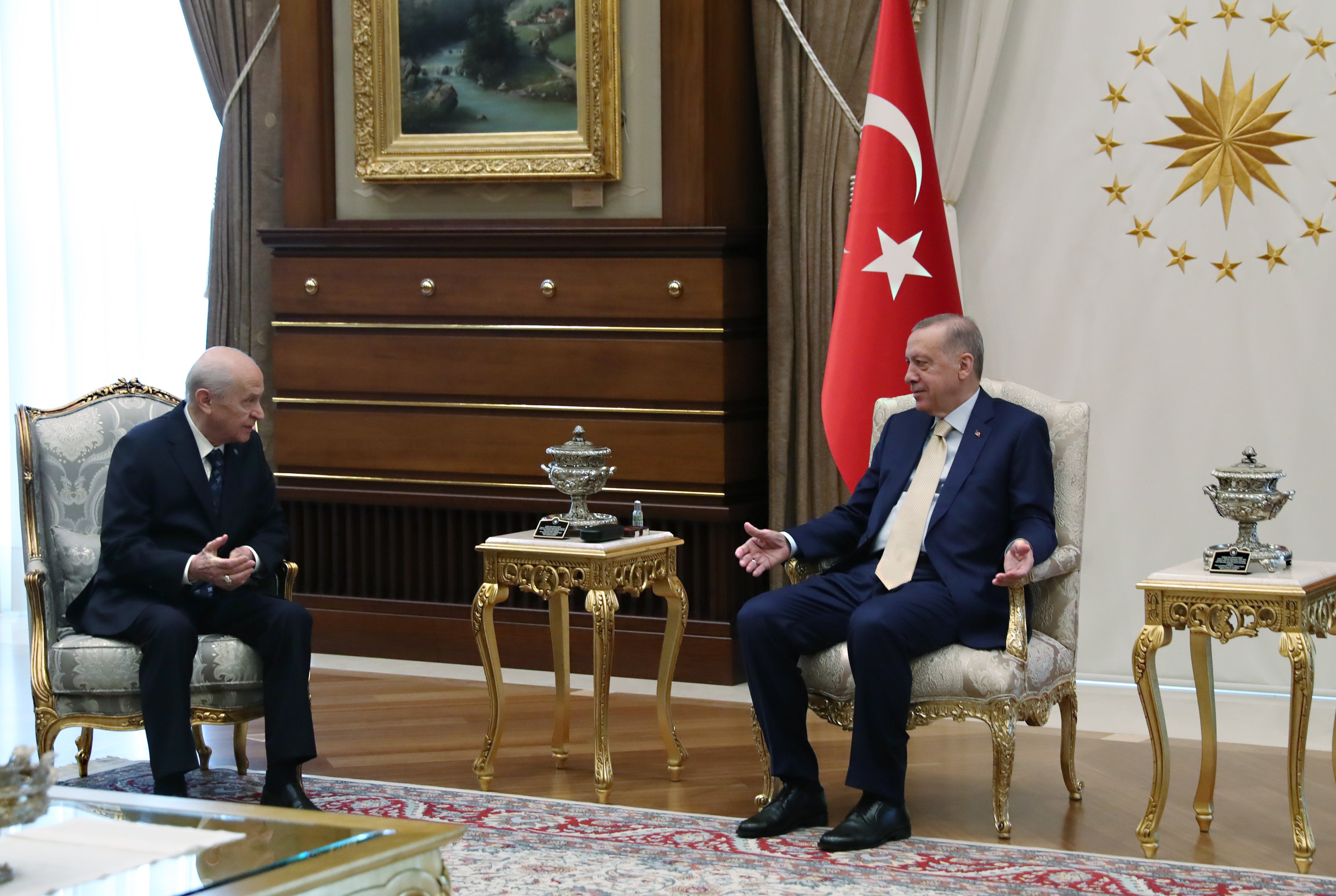 Cumhurbaşkanı Erdoğan, Devlet Bahçeli'yi kabul etti! İşte görüşmeden ilk fotoğraflar...