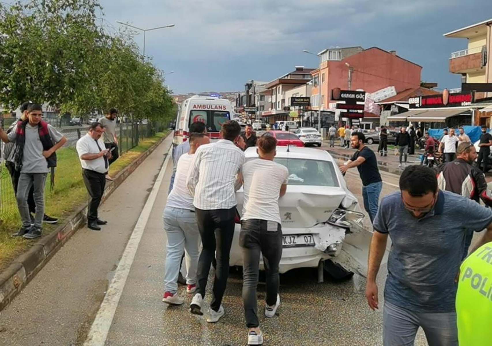 Bursa'da zincirleme kaza! Çok sayıda yaralı var!