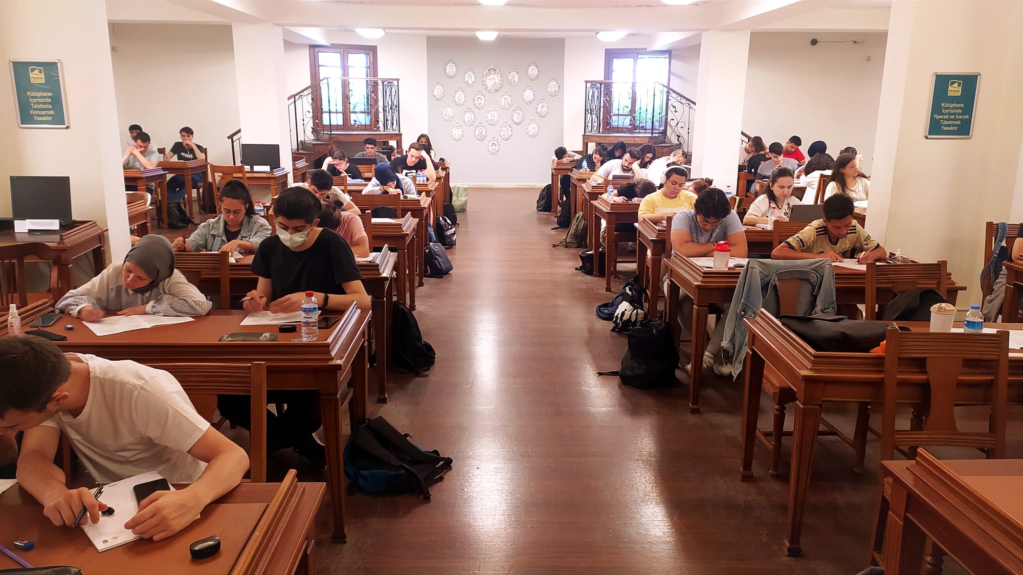 Kemal Tahir Kütüphanesi sınava hazırlanan öğrenciler için 24 saat açık
