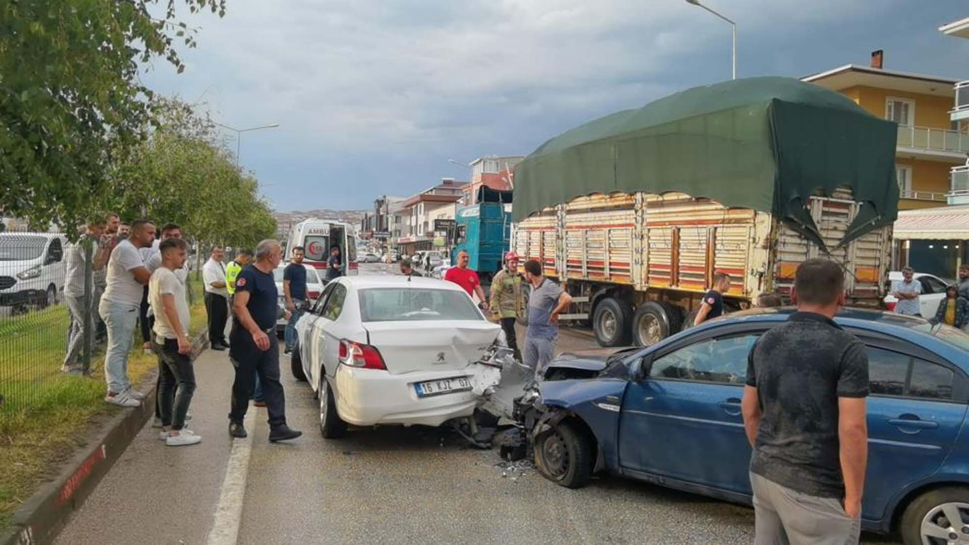 Bursa'da zincirleme kaza! Çok sayıda yaralı var!