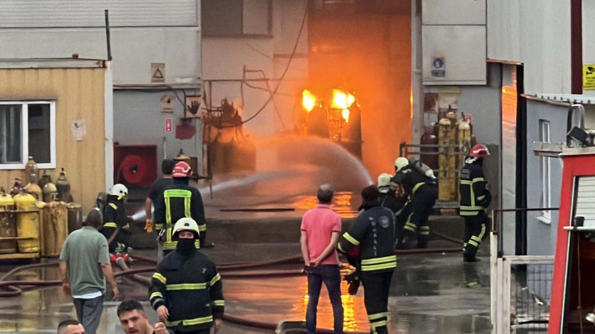 Kocaeli'nde korkutan kaza! Tüp dolum merkezi patladı!