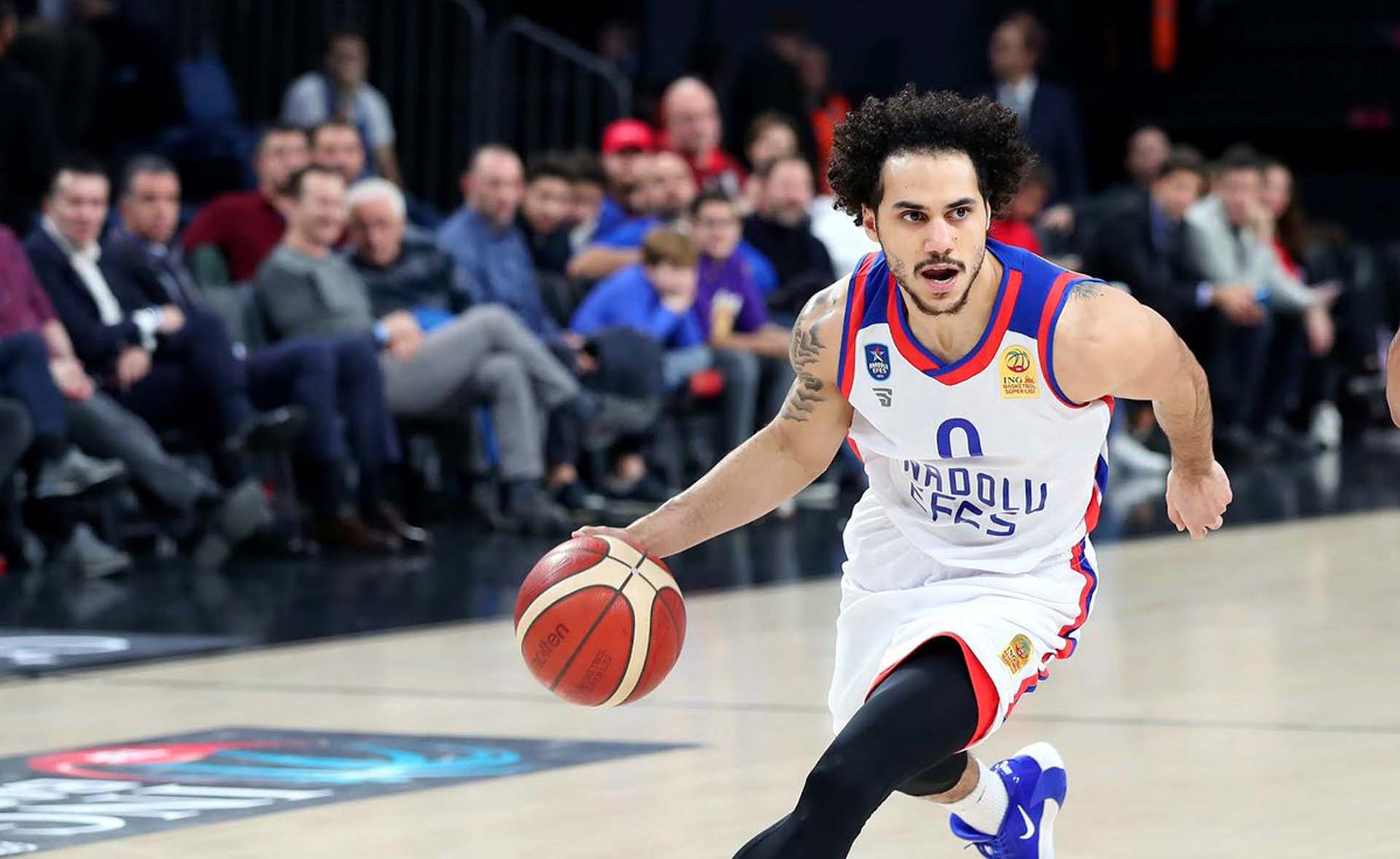 Anadolu Efes, Shane Larkin'in sözleşmesini 2 yıl uzattı 