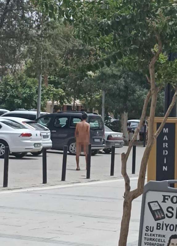 Soyunan soyunana! Mardin'de bir adam çırılçıplak sokaklarda gezdi! Gözlerine inanamayanlar bakın ne yaptı!