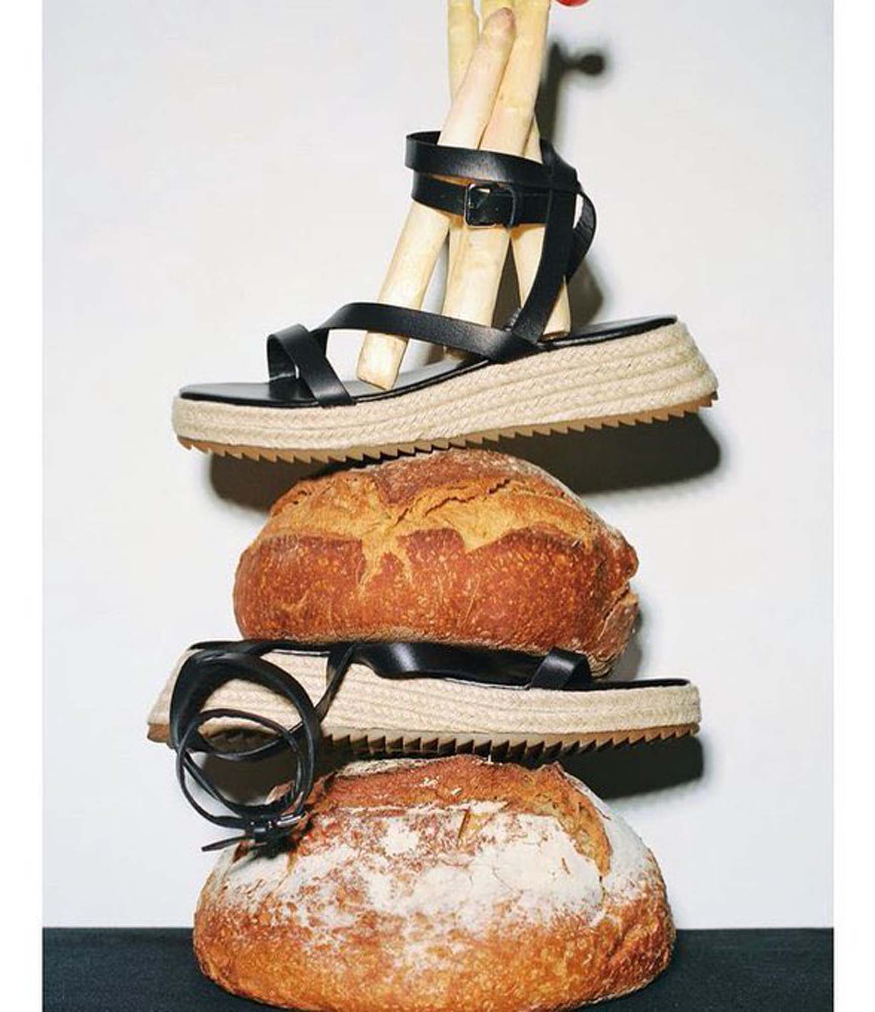 Ünlü Inditex markası Zara'dan ağızları açık bırakan reklam! Nimeti ayakla çiğnediler! Ekmek üstüne ayak basıldı! Zara haddini bil!