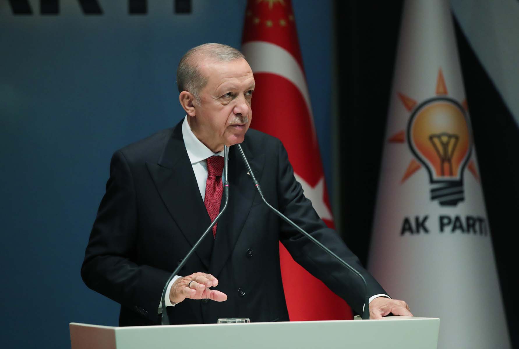 Cumhurbaşkanı Erdoğan'dan il başkanlarına önemli talimatlar! Seçim varmış gibi çalışılmasını istedi 