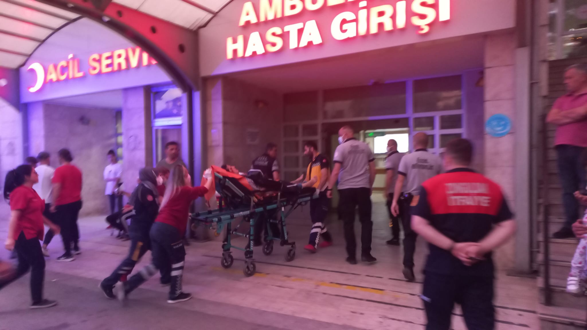 Yengesini kurşuna dizdi, yeğeni tarafından bıçaklandı! Dehşet anları kameralara yansıdı