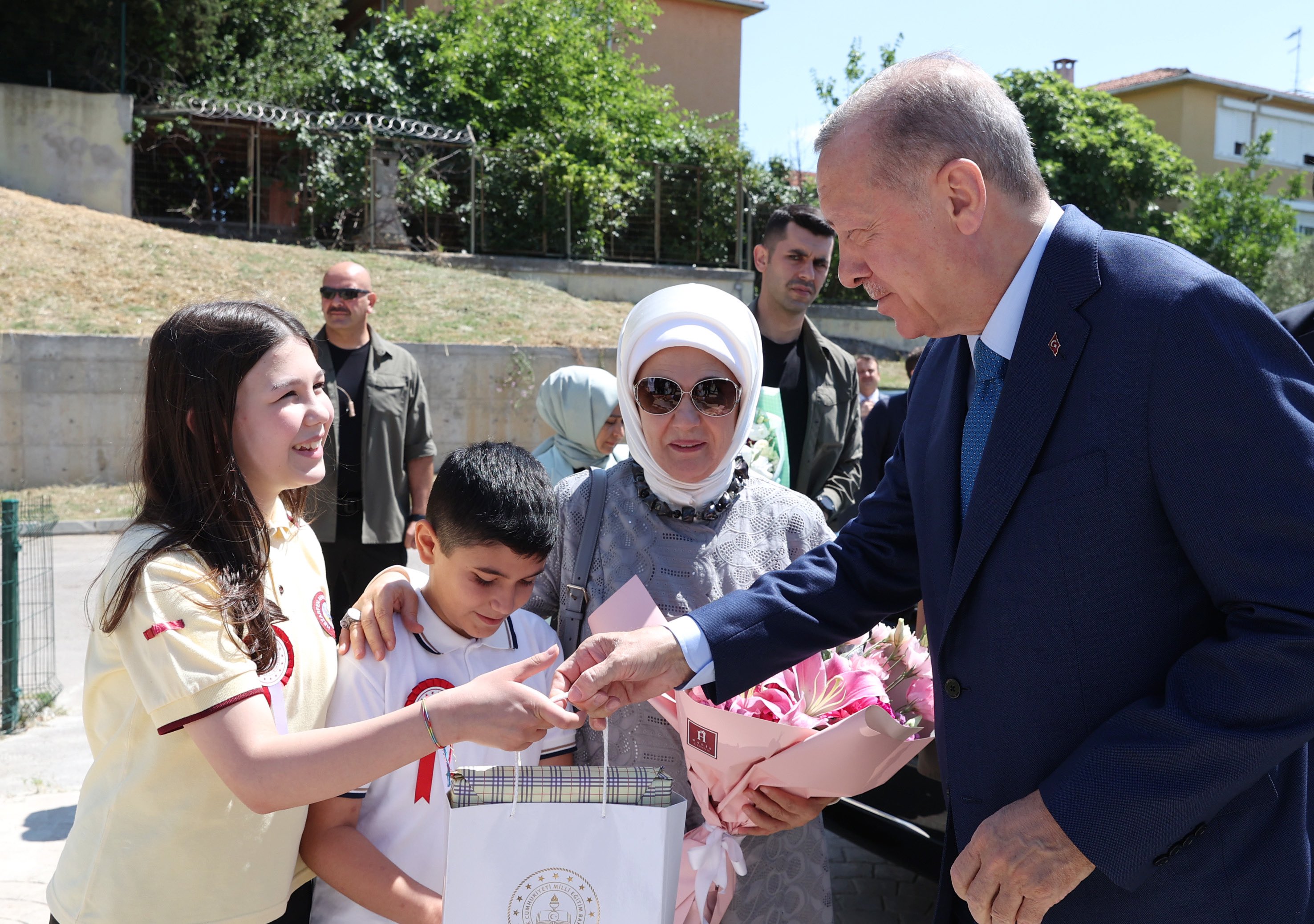 Son dakika! Cumhurbaşkanı Erdoğan, öğrencilerle bir arada! Karne Dağıtım töreninde önemli açıklamalar!