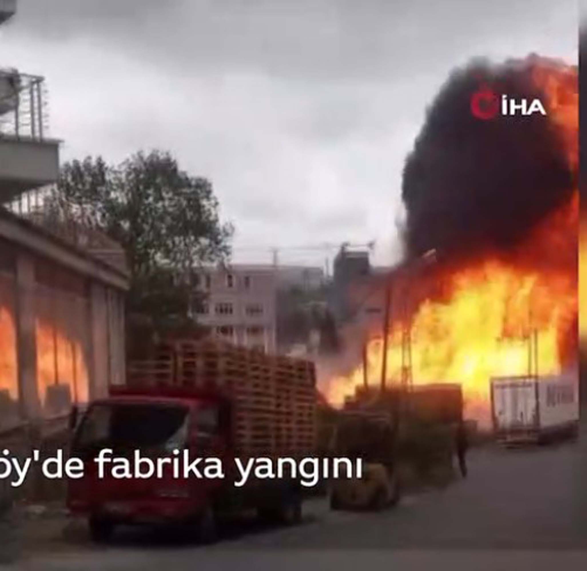 Son dakika! Hadımköy'de fabrikada yangın!