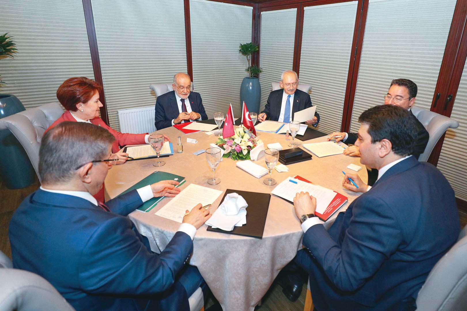 Fatih Erbakan 6'lı masayı hedef aldı! Çatırtıları tüm Türkiye'den duyuluyor
