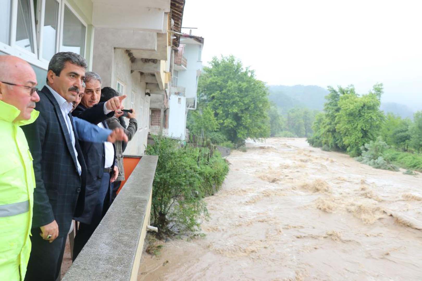 Zonguldak'ta sel suları yerleşim yerlerine kadar ulaştı! 24 ev tedbir amaçlı boşaltıldı