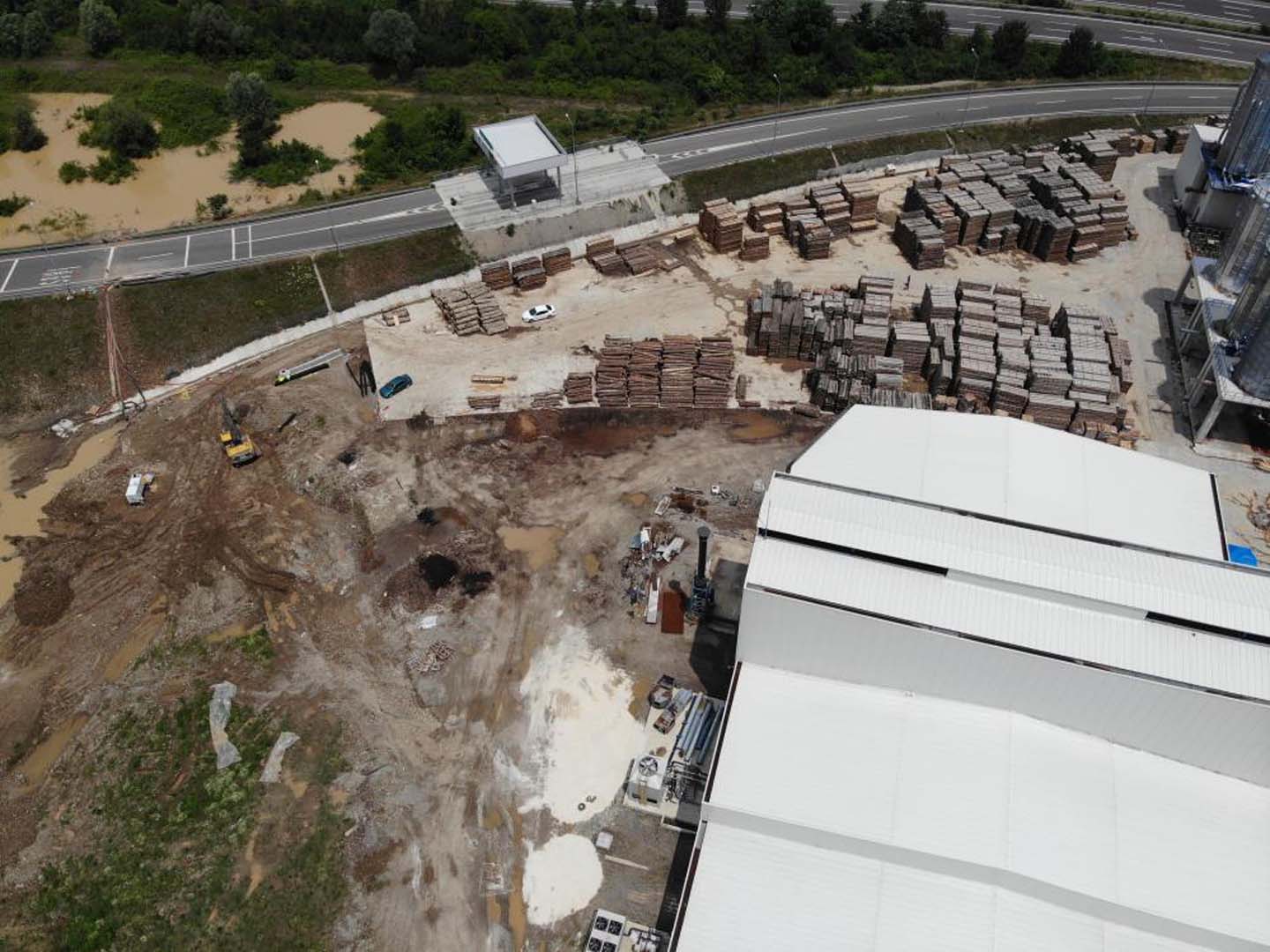 Şiddetli yağışlar Düzce'yi de vurdu! Milyon dolarlık fabrika kullanılamaz hale geldi!