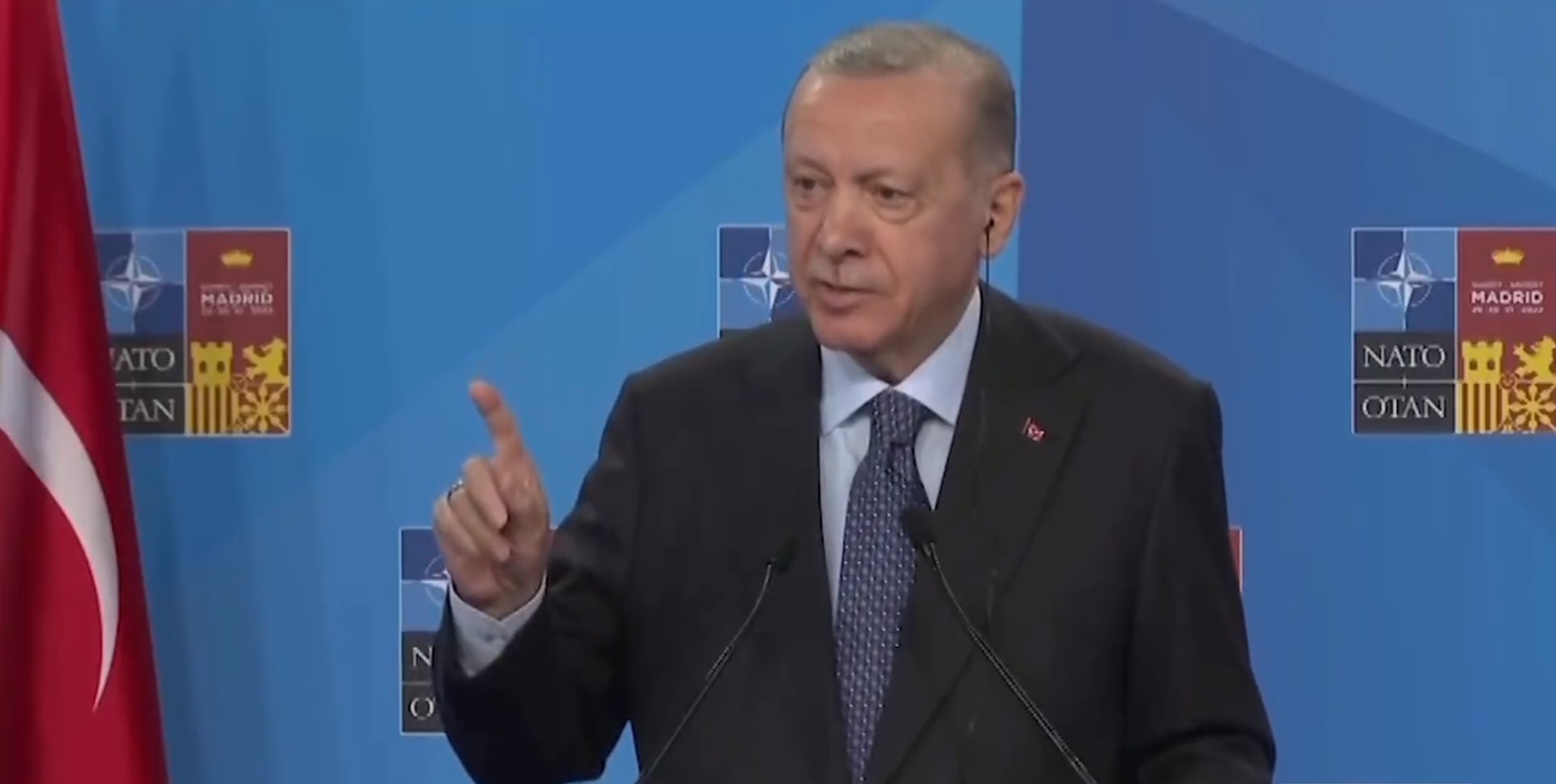 Son dakika: Cumhurbaşkanı Erdoğan, NATO Zirvesi'nde Freedom House muhabirine acımadı! O muhabiri rezil etti!