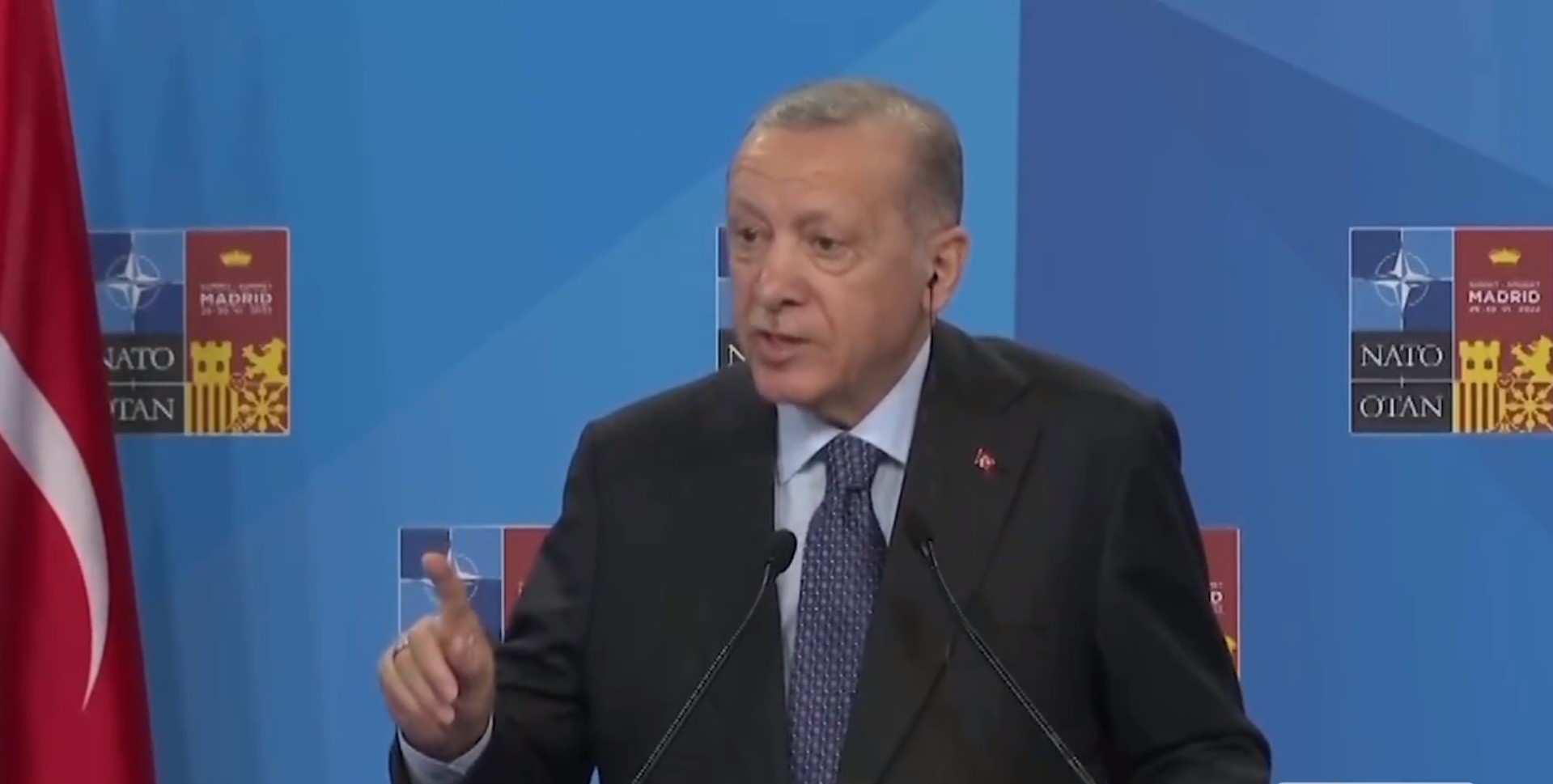 Son dakika: Cumhurbaşkanı Erdoğan, NATO Zirvesi'nde Freedom House muhabirine acımadı! O muhabiri rezil etti!