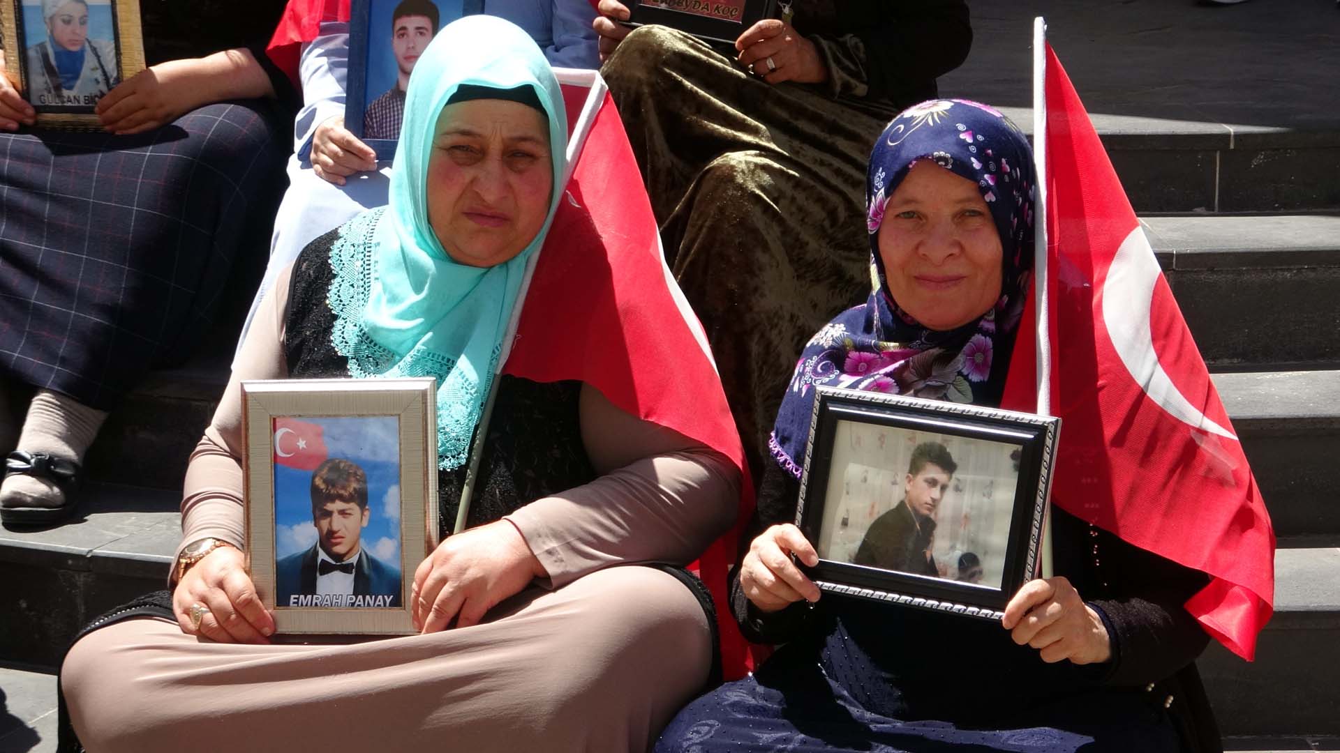 İçişleri Bakanı Süleyman Soylu duyurdu! 2 anne daha evladına kavuştu! Söke söke alırız