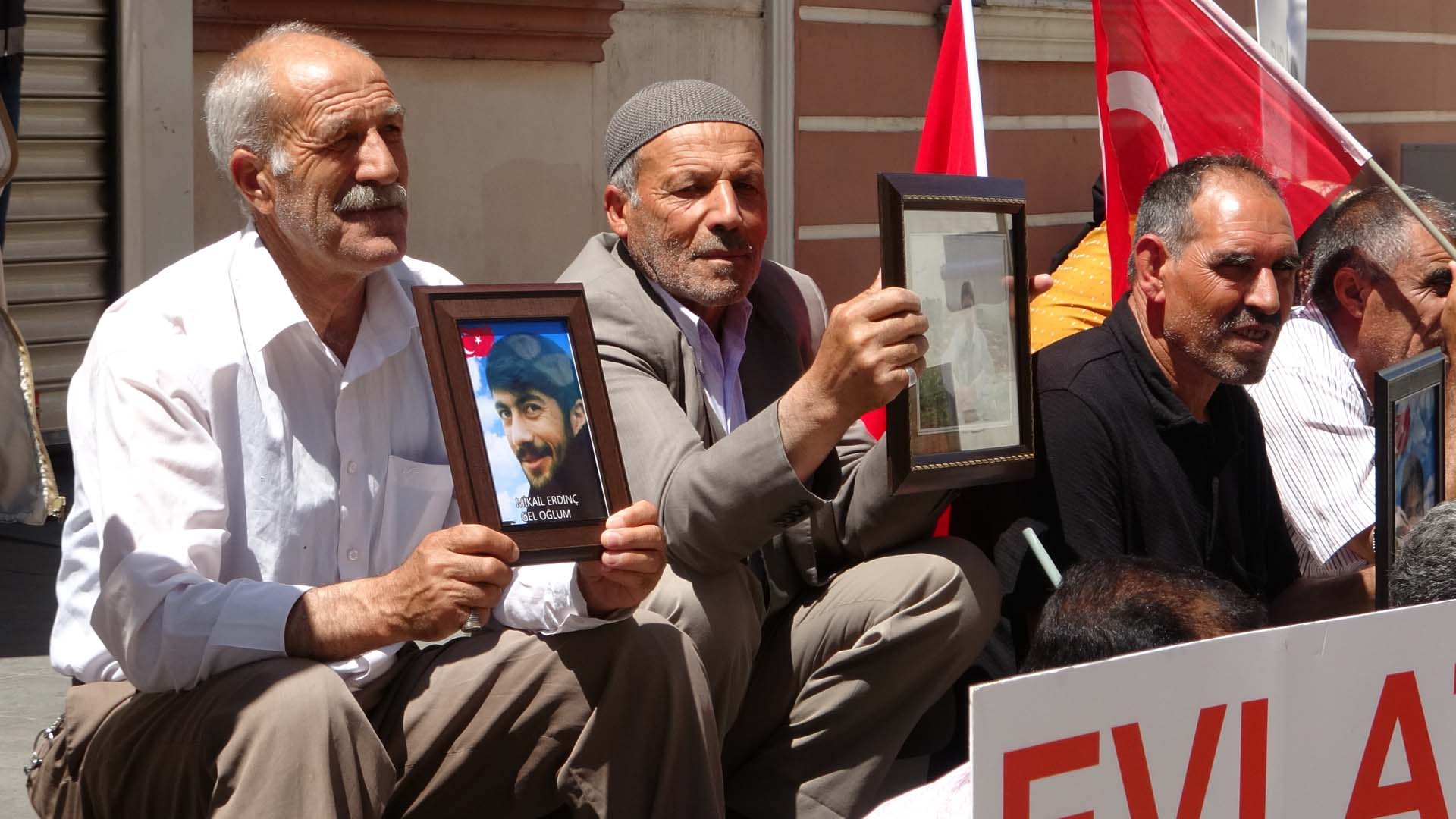 İçişleri Bakanı Süleyman Soylu duyurdu! 2 anne daha evladına kavuştu! Söke söke alırız