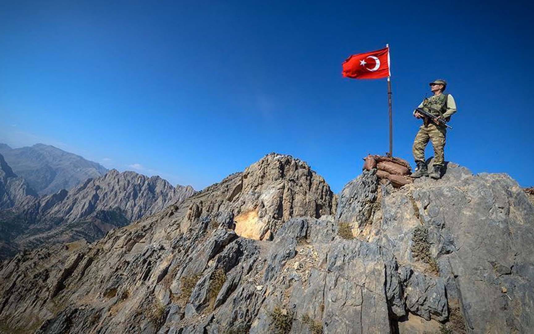 Hakkari Valiliği duyurdu! 2 güvenlik korucusu şehit oldu!