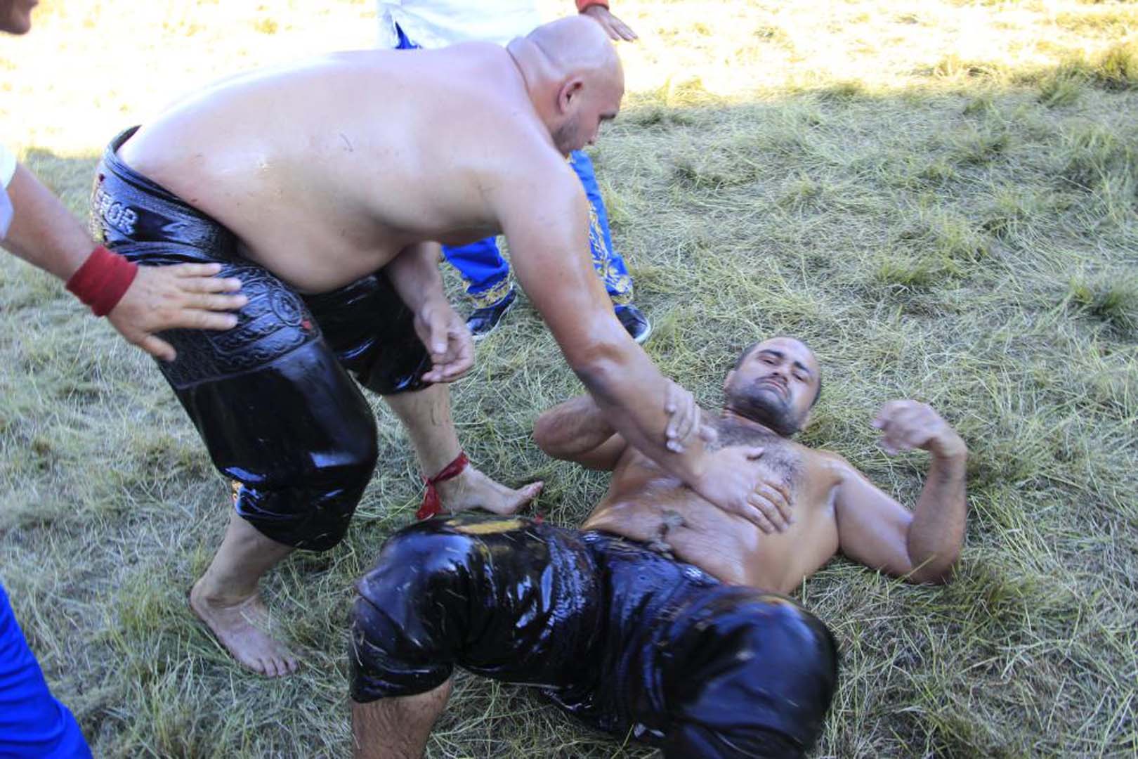 Kırkpınar Yağlı Güreşleri'nde beklenmedik veda! Başpehlivan Ali Gürbüz, ebedi altın kemere veda etti
