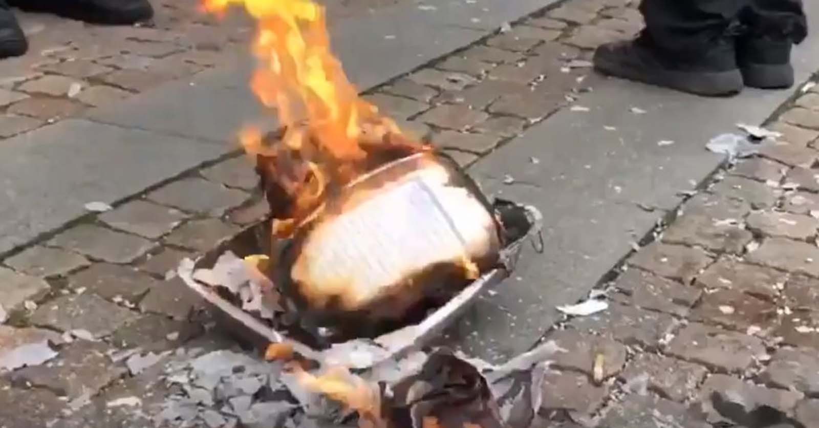 Ders niteliğinde olay! Kur'an-ı Kerim'i yakan provokatörler ölümden döndü!