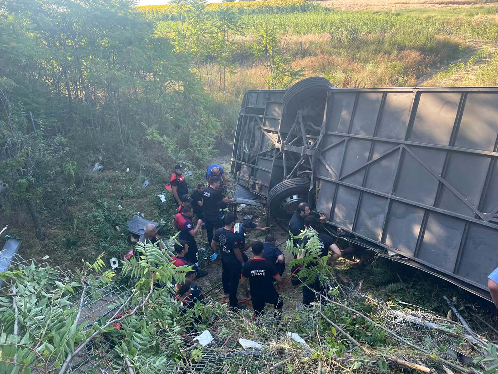 Son dakika | Kırklareli Lüleburgaz'da yolcu otobüsü devrildi: Çok sayıda ölü ve yaralı var