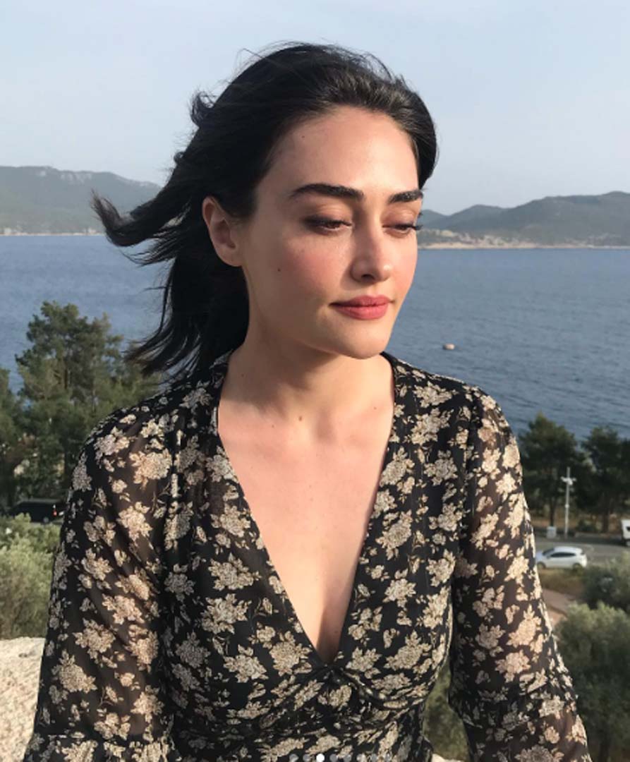 Esra Bilgiç ve Reynmen aşk mı yaşıyor? Esra Bilgiç ve Reynmen sevgili mi?