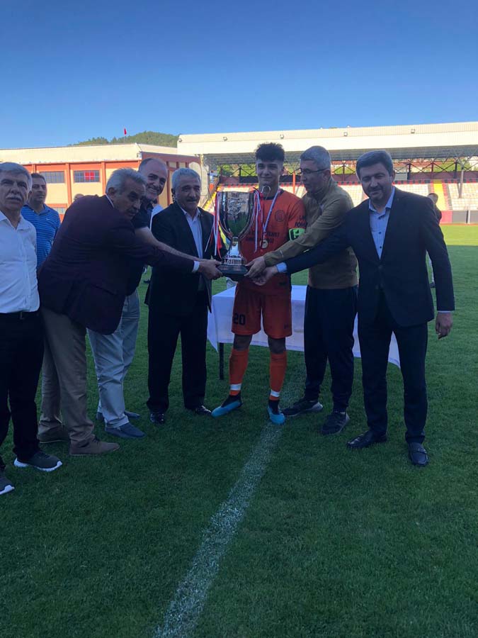 Pendik'in gururu Kurtköy Spor 2021-2022 sezonunda U16 şampiyonu oldu!