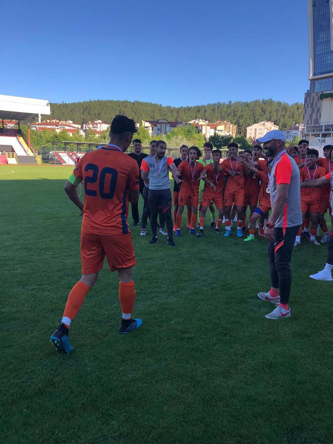 Pendik'in gururu Kurtköy Spor 2021-2022 sezonunda U16 şampiyonu oldu!