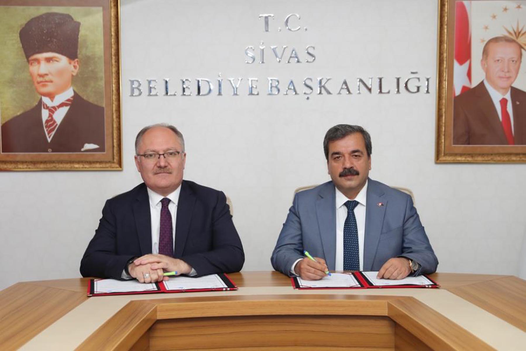 Bu üniversiteyi tercih edecek YKS'lilere burs desteği ve dizüstü bilgisayar verilecek!