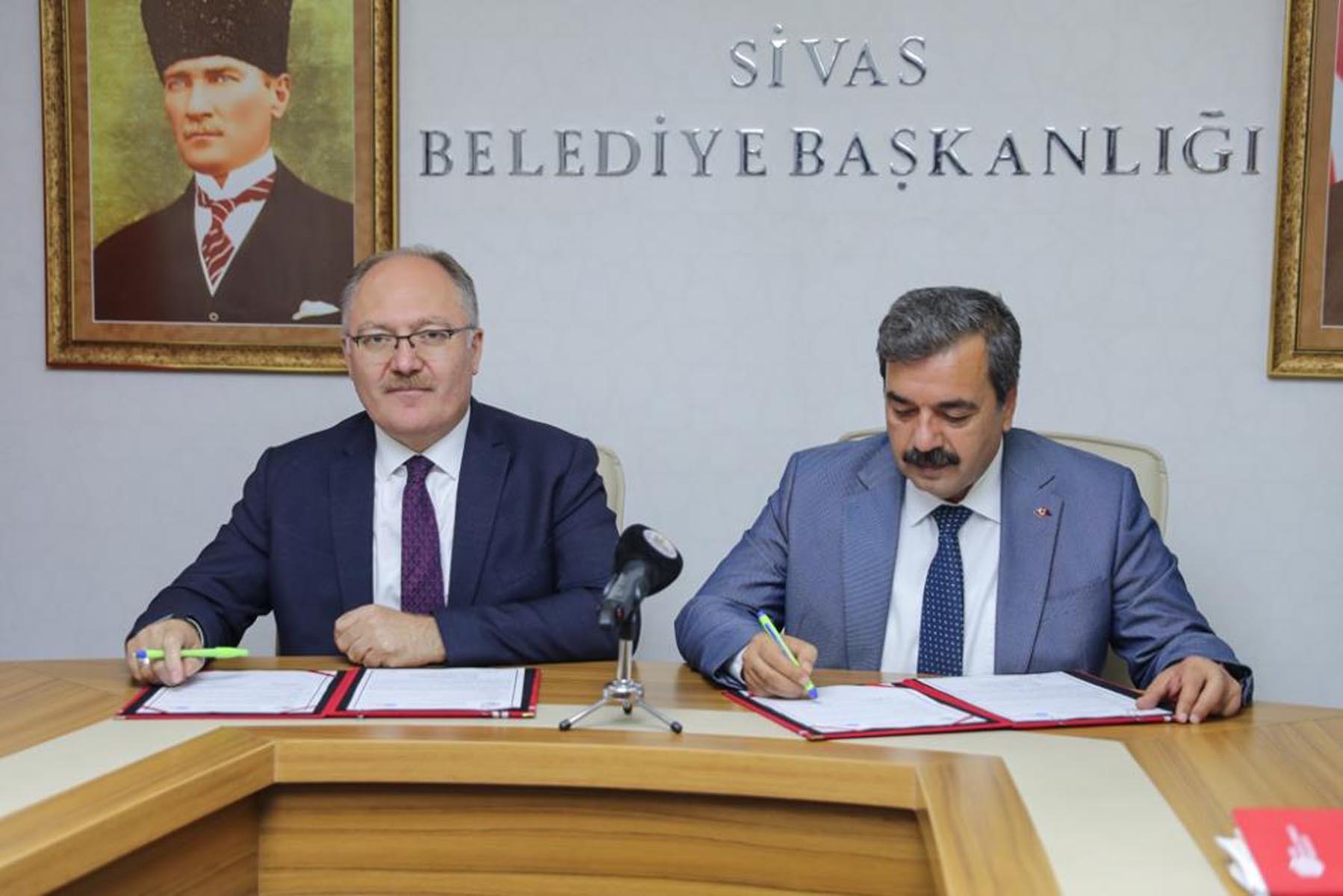 Bu üniversiteyi tercih edecek YKS'lilere burs desteği ve dizüstü bilgisayar verilecek!