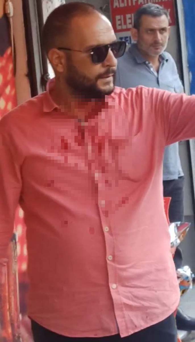 Kocaeli'de kan donduran olay! Kimse aldırmadı: Tartıştığı kişinin boğazını falçatayla kesti!