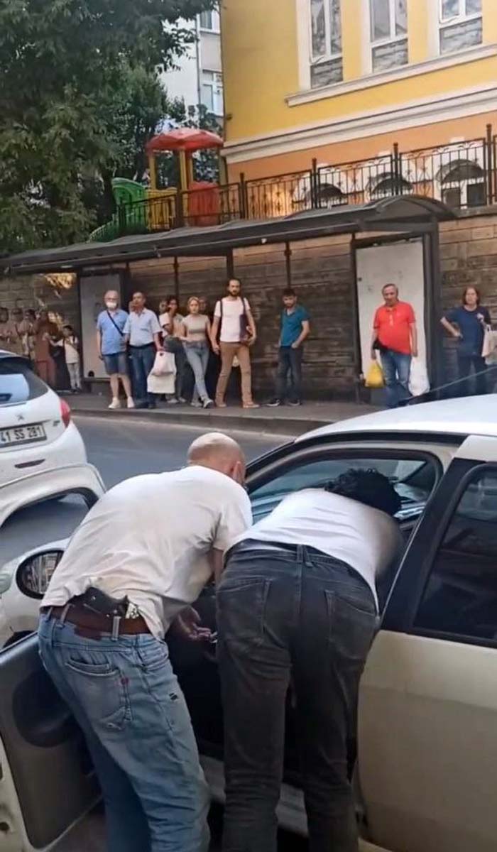 Kocaeli'de kan donduran olay! Kimse aldırmadı: Tartıştığı kişinin boğazını falçatayla kesti!