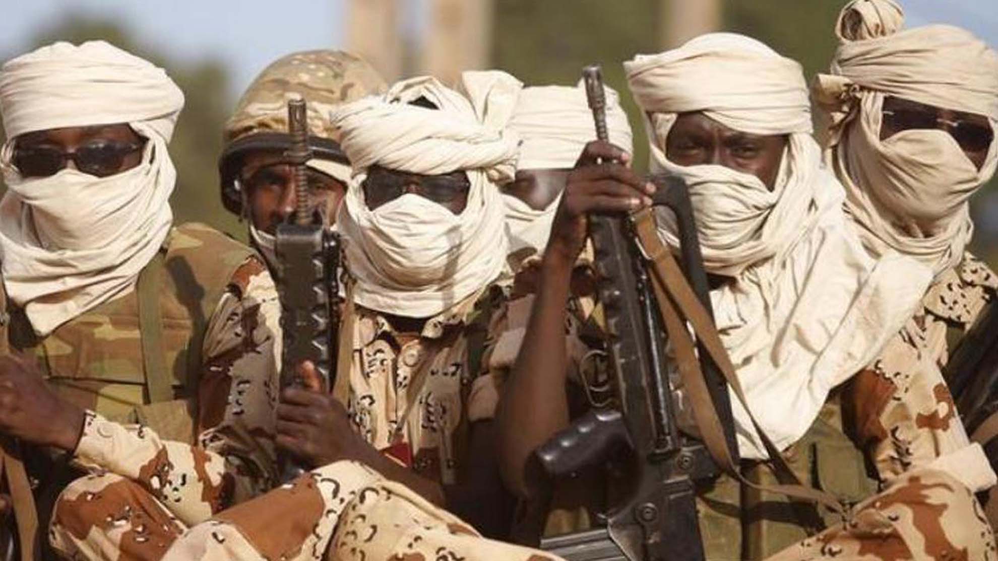 Nijerya'da hapishaneye baskın! Patlama ve silah sesleri duyuldu, 900 mahkum firar etti