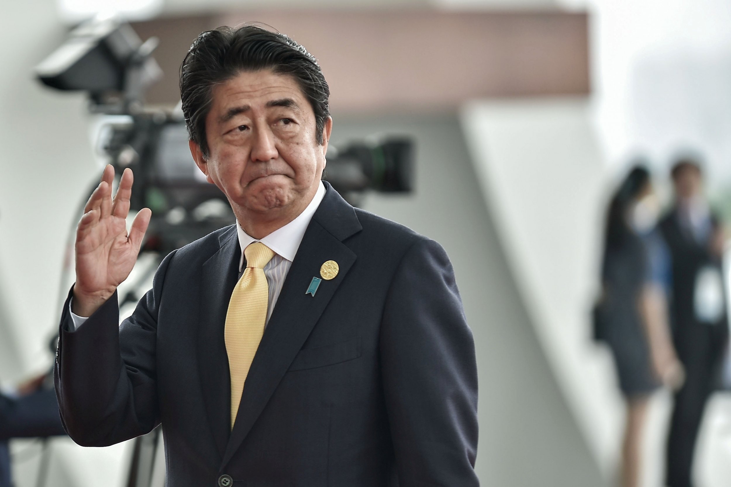 Eski Japonya Başbakanı Shinzo Abe'ye suikast! Vurularak ağır yaralandı