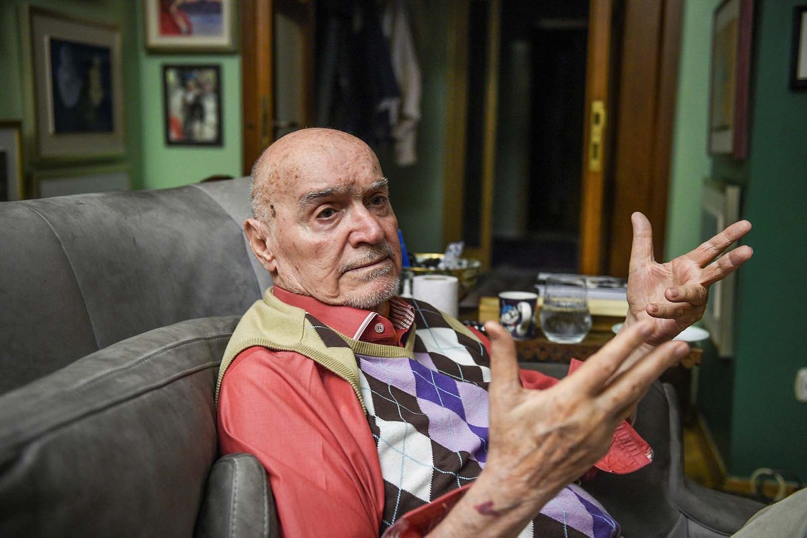 Hıncal Uluç kimdir? Kaç yaşında, nereli? Hıncal Uluç'un hastalığı ne, neden hastaneye kaldırıldı?