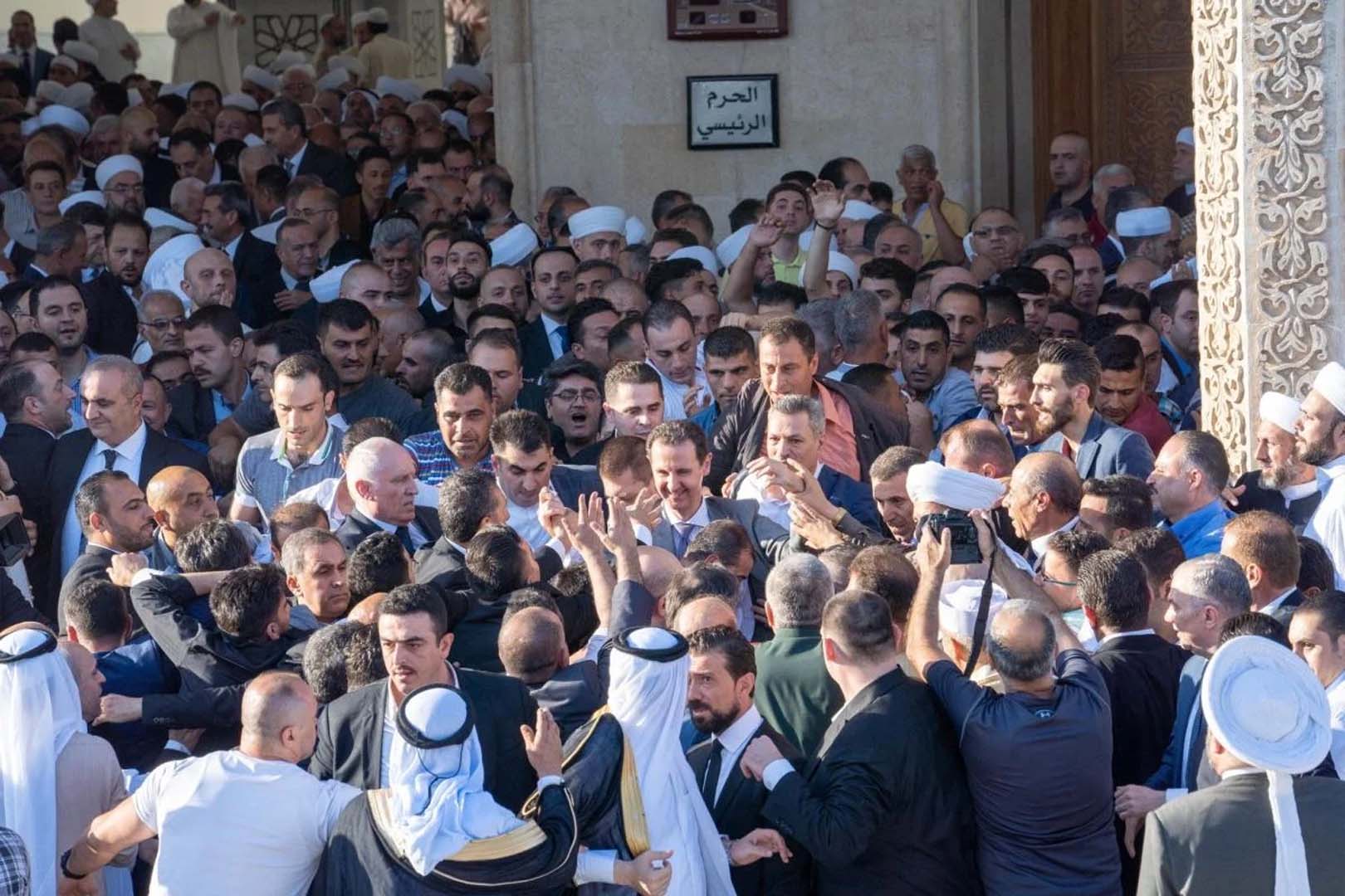 Beşşar Esad 11 yıl sonra Halep'te! Ailesi ile Halep'e ziyarette bulundu!