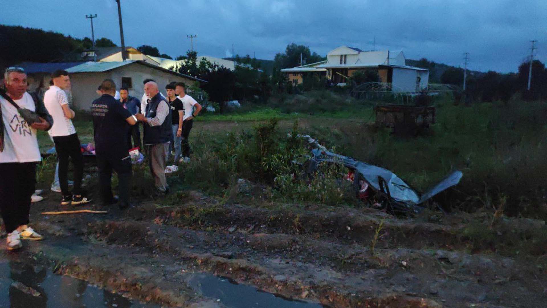 Kontrolden çıkan otomobil takla attı! 4 kişilik aile feci sonu yaşadı!