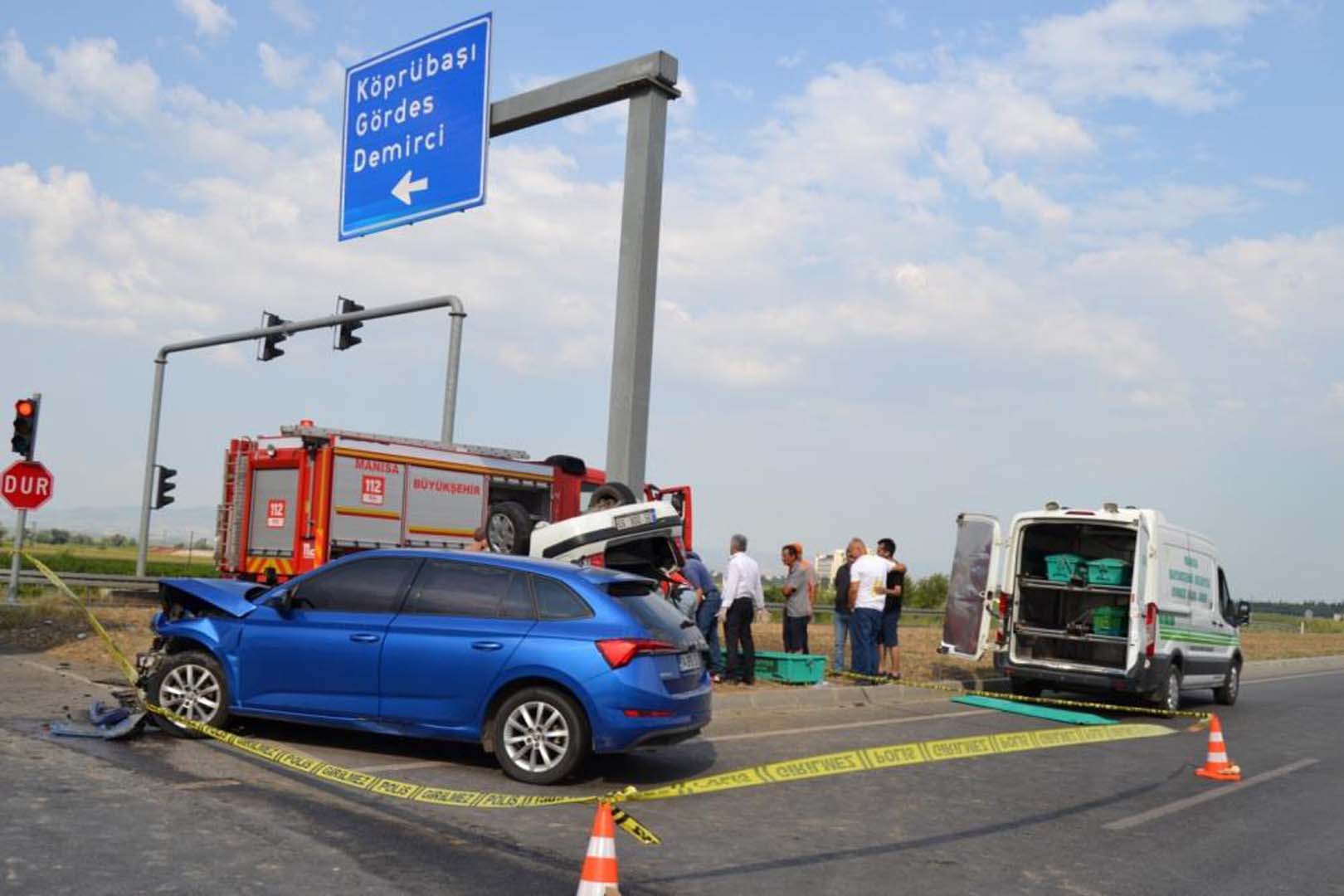 Manisa'da bayram günü acı kaza! 3 ölü, 2 yaralı