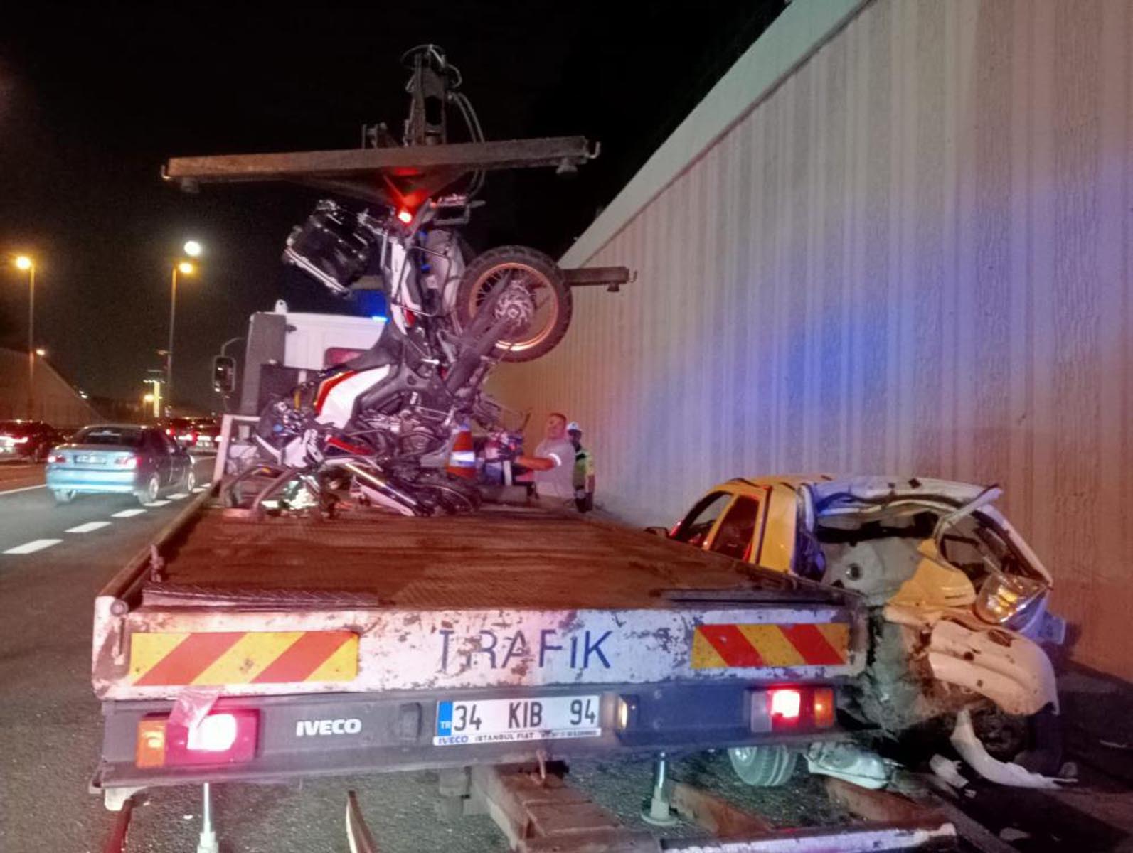 Gece yarısı Eyüpsultan D-100 Karayolunda korkutan kaza! 3’ü ağır 5 yaralı var!