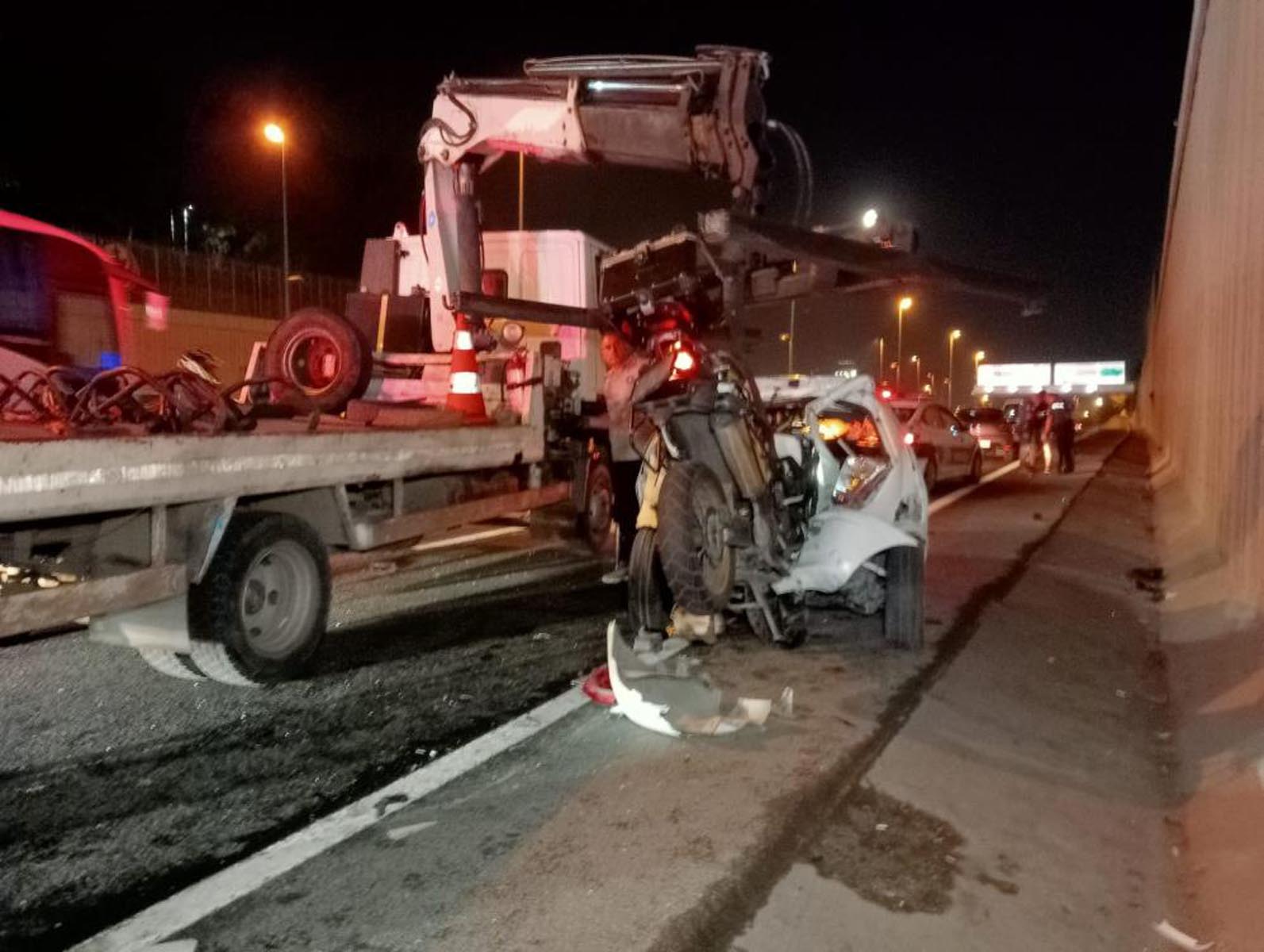 Gece yarısı Eyüpsultan D-100 Karayolunda korkutan kaza! 3’ü ağır 5 yaralı var!