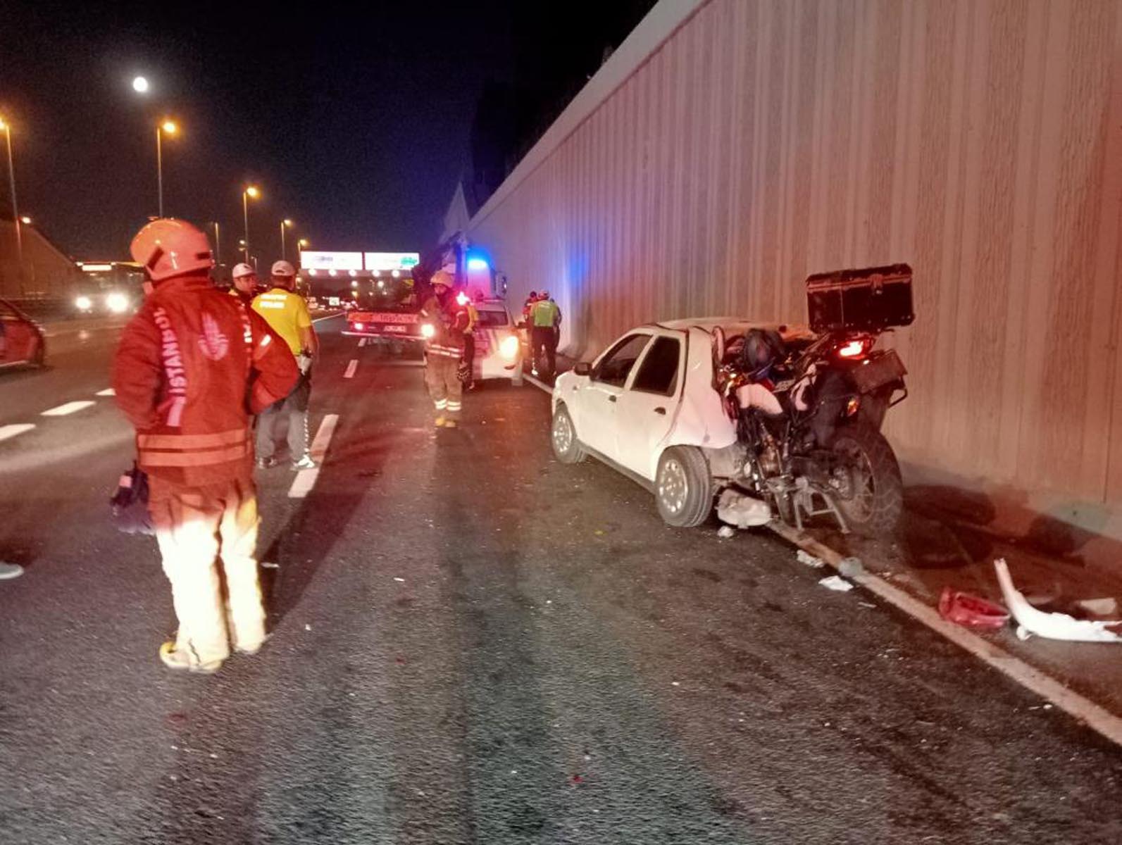 Gece yarısı Eyüpsultan D-100 Karayolunda korkutan kaza! 3’ü ağır 5 yaralı var!