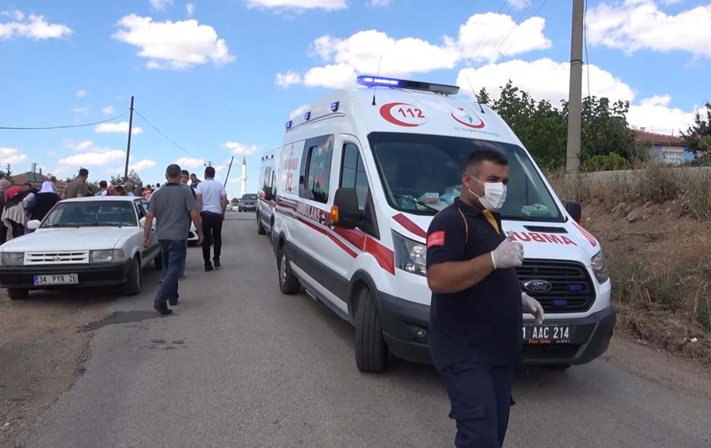 Bayramın son günü hüsranla bitti! Feci kazada 2'si ağır 10 kişi yaralandı!