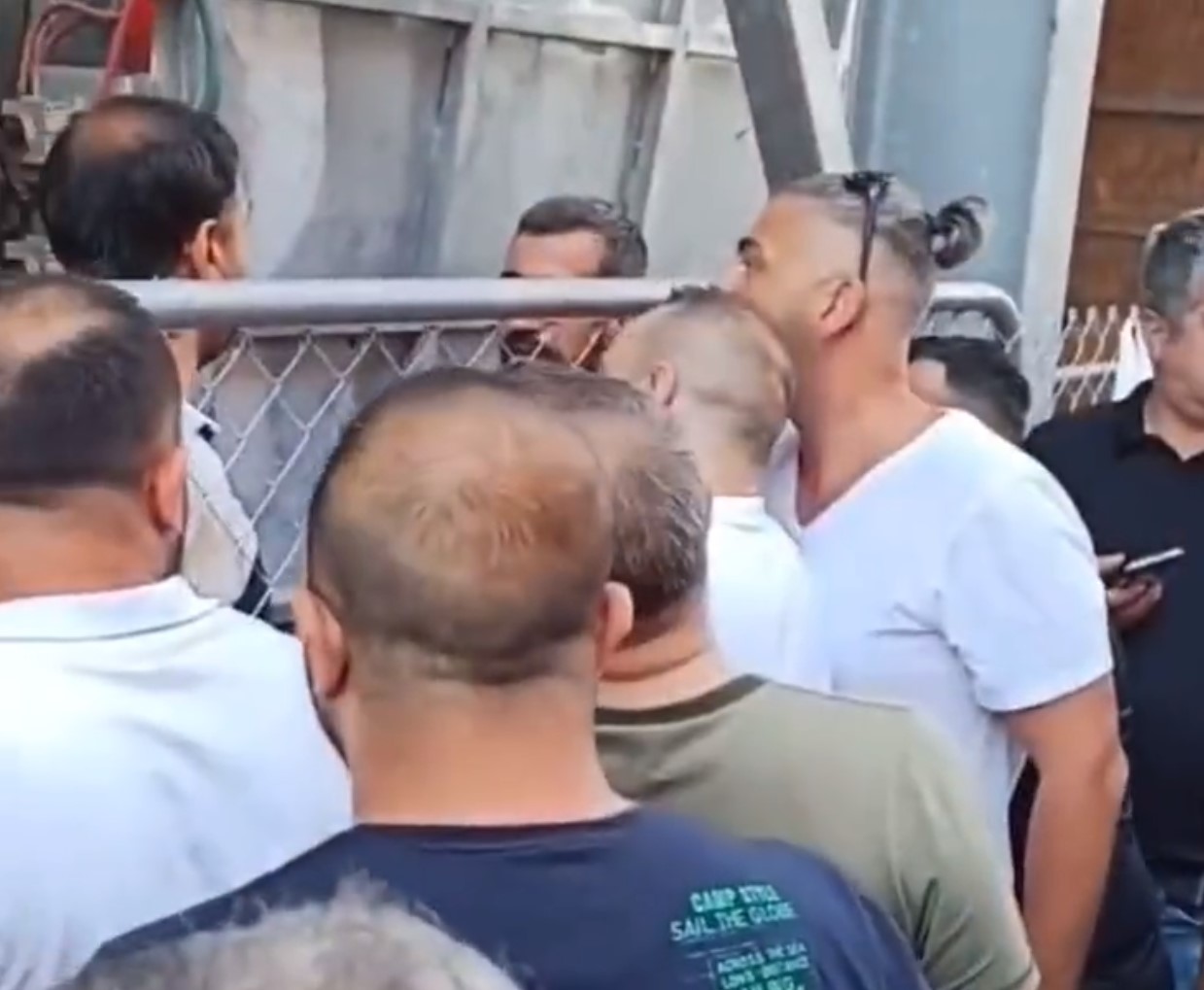 İBB ne yapsa elinde kalıyor! Kurban kesmeyi bile usulünce yapamadılar, tekbir bile getirilmedi! Vatandaş ayağa kalktı: Hayvanlar murdar oldu!