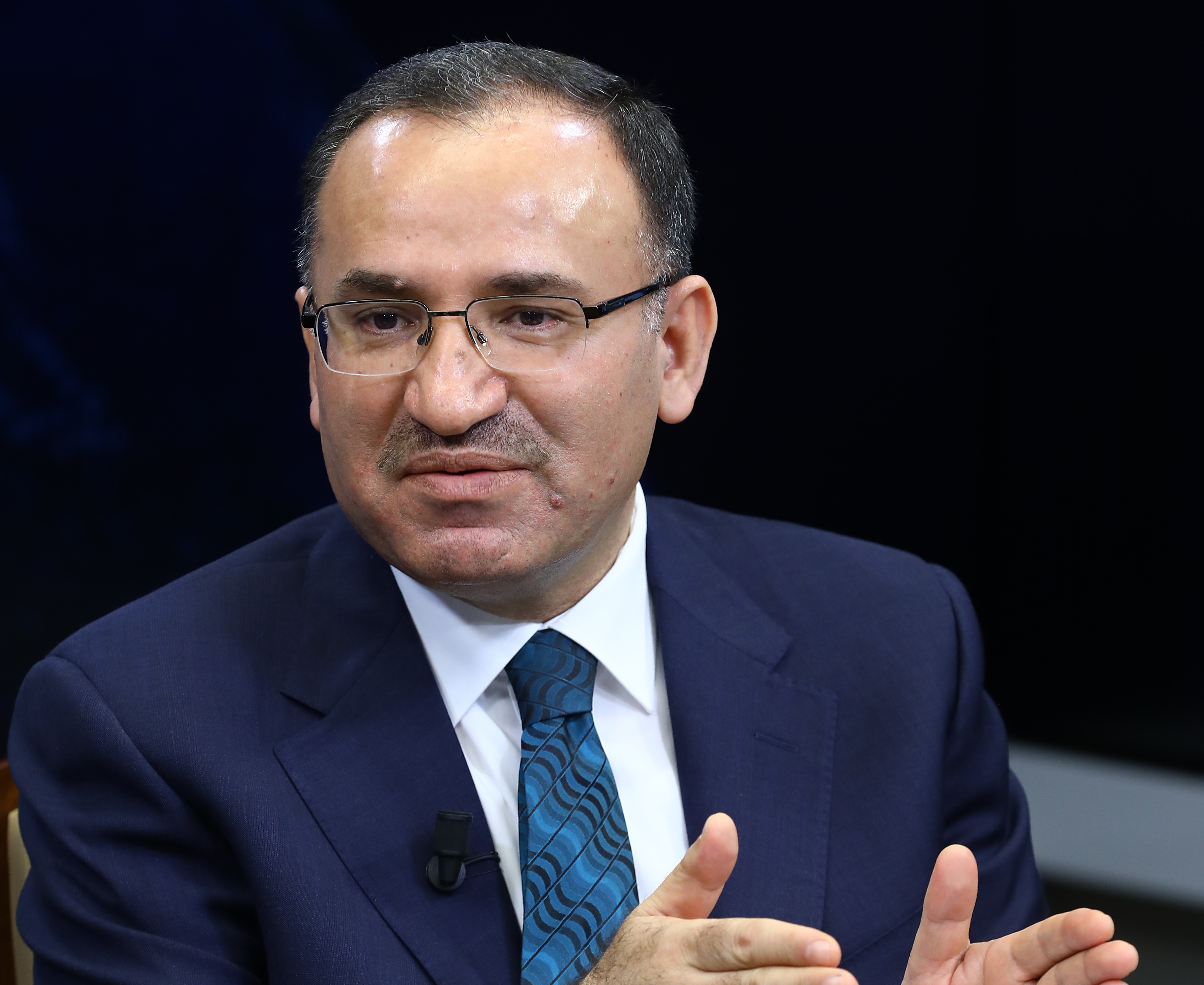 Bakan Bozdağ: 15 Temmuz'da mücadelenin önderi Erdoğan olunca dünya görmezden geldi; başka lider olsa Nobel Barış Ödülü dahil verilmedik ödül kalmazdı