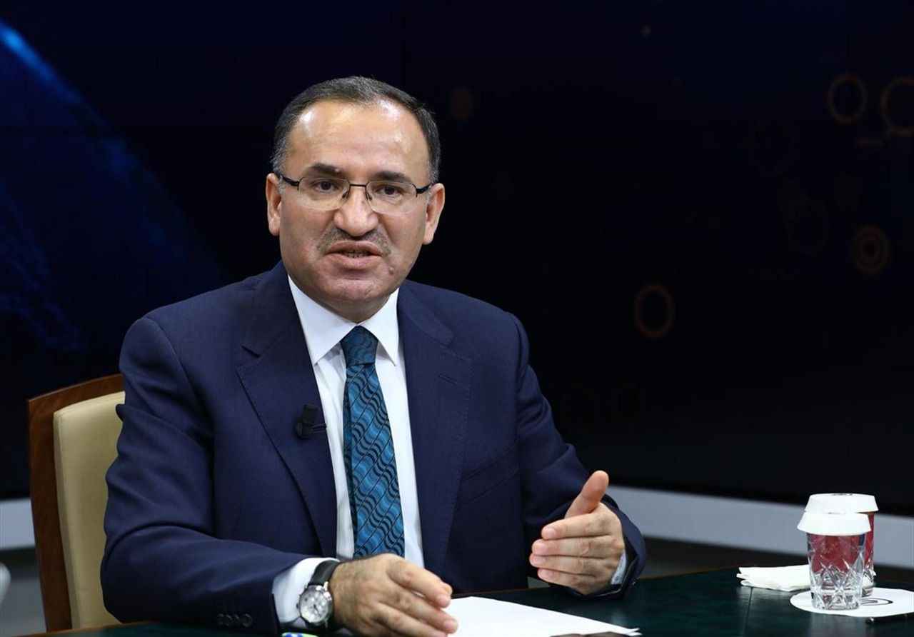 Bakan Bozdağ: 15 Temmuz'da mücadelenin önderi Erdoğan olunca dünya görmezden geldi; başka lider olsa Nobel Barış Ödülü dahil verilmedik ödül kalmazdı