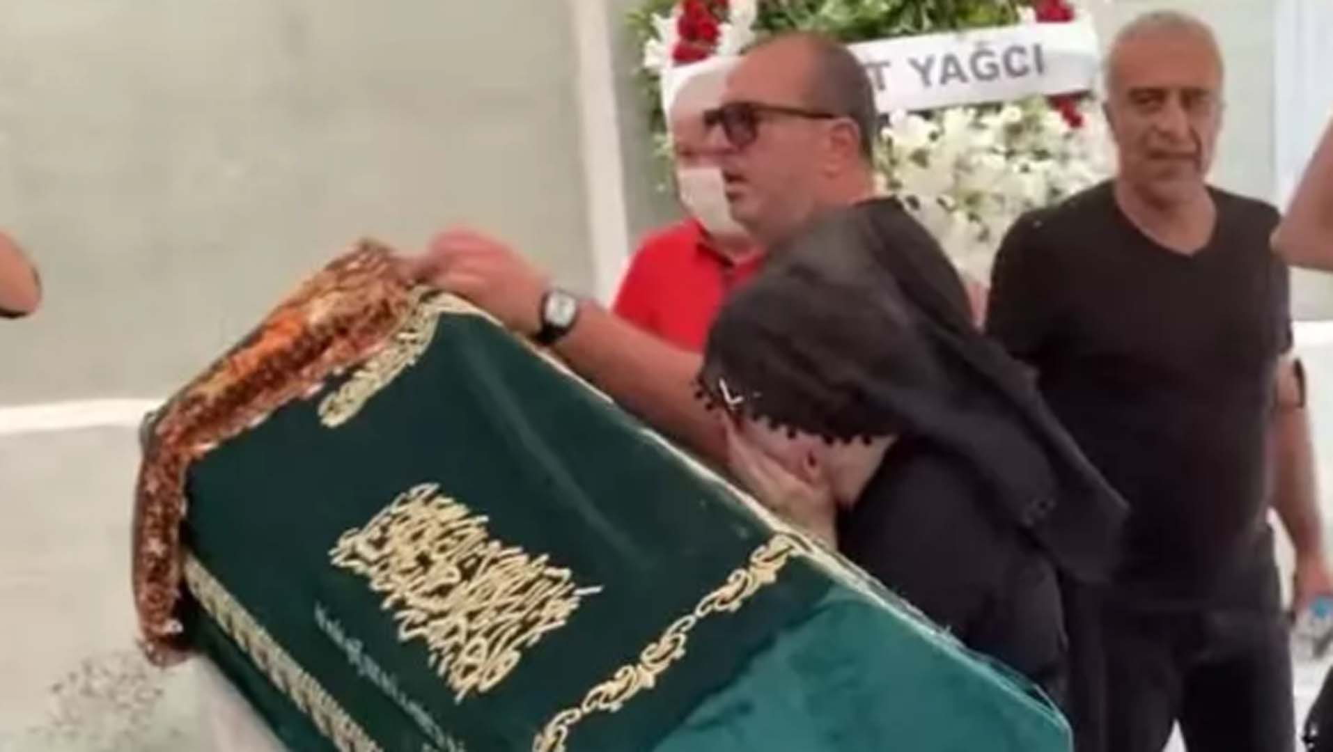 Ceylan'ın bayramı zehir oldu! Ablası Nalan Avcı'yı kaybeden türkücüye destek o isimden geldi...