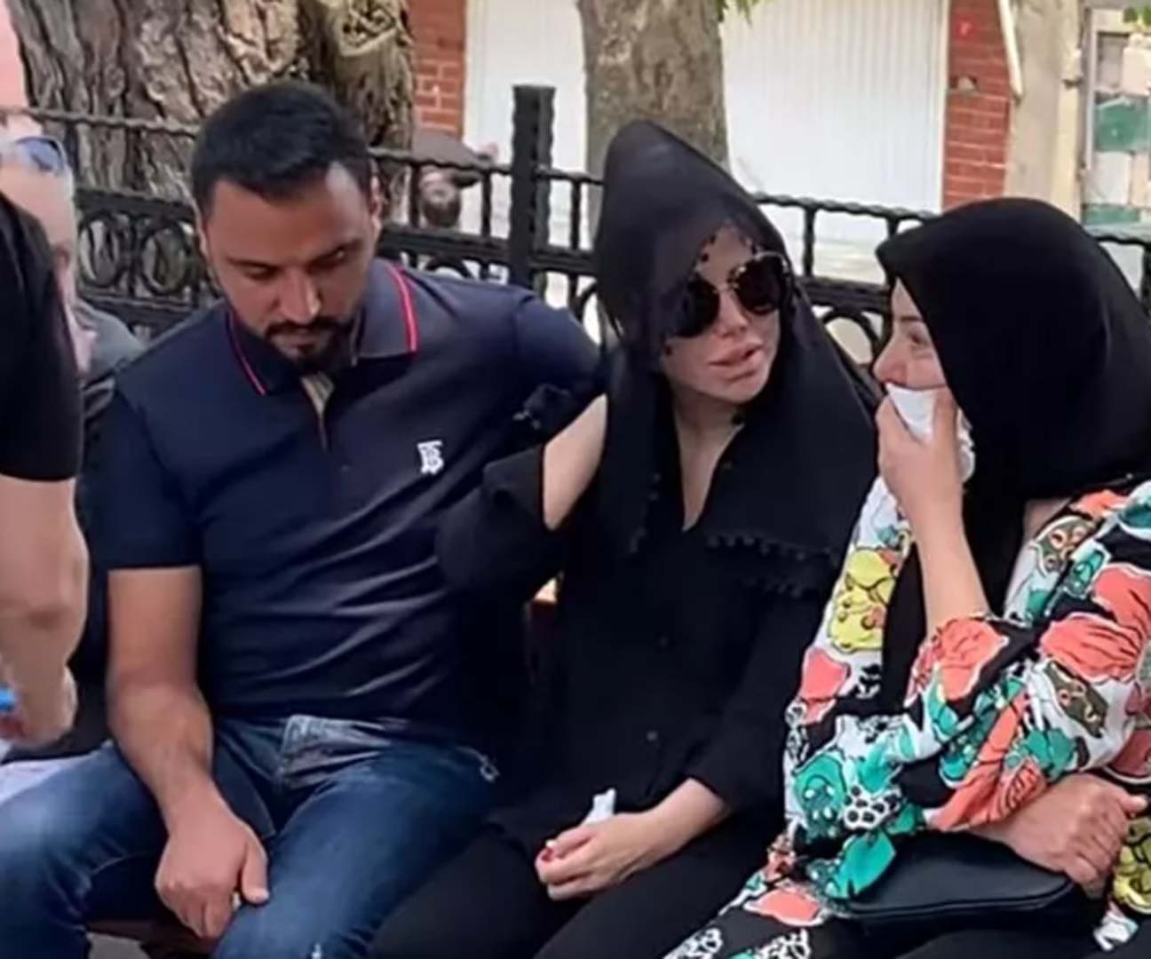 Ceylan'ın bayramı zehir oldu! Ablası Nalan Avcı'yı kaybeden türkücüye destek o isimden geldi...