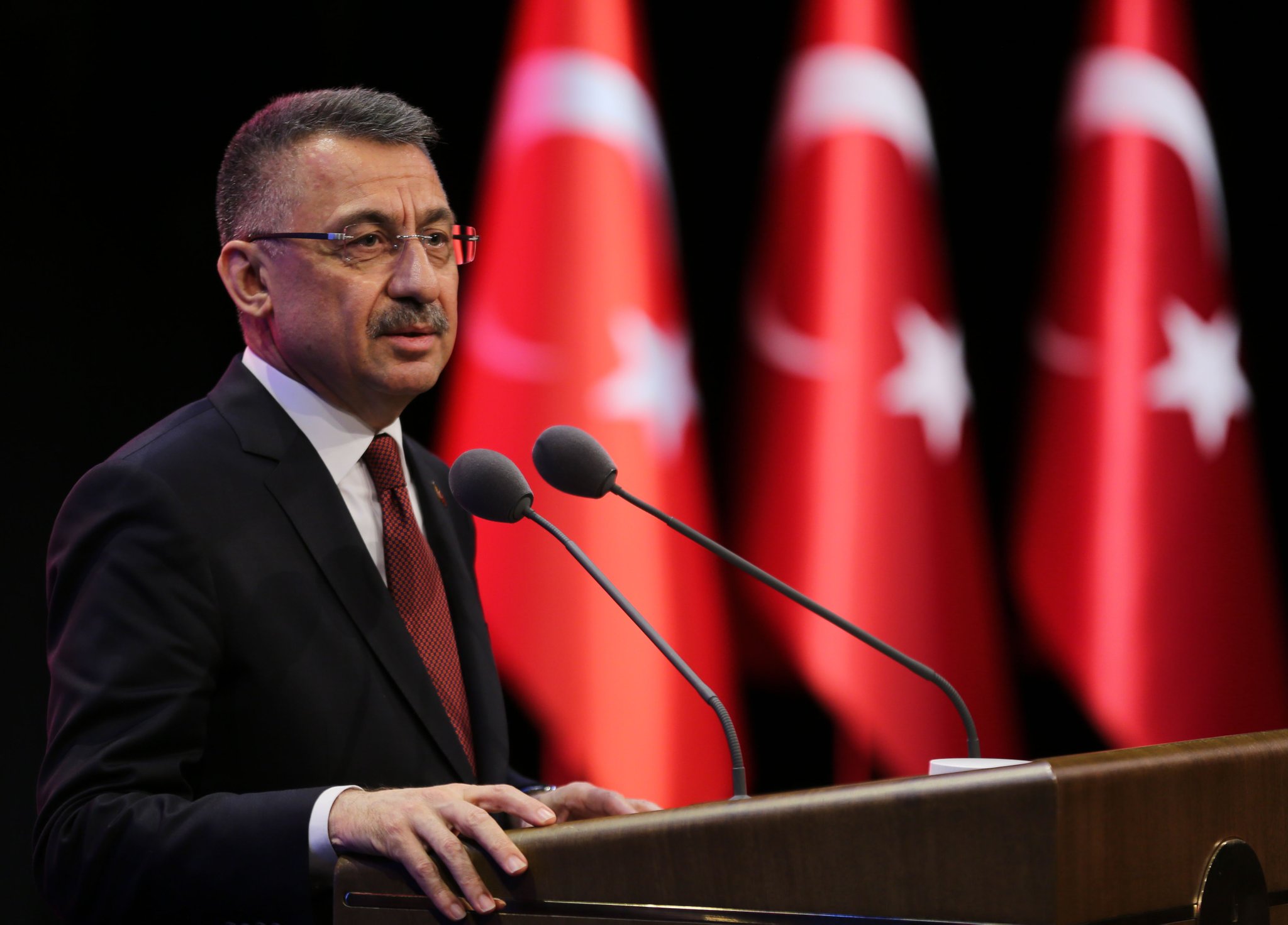 Cumhurbaşkanı Yardımcısı Fuat Oktay muhalefeti nakavt etti! Afetlerde tatilde gezenler...